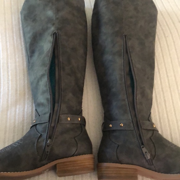 Woman’s tall gray fall knee high boots with gold trimming - Picture 6 of 13